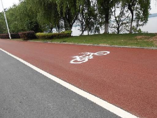 湖畔街道藝術(shù)透水地坪